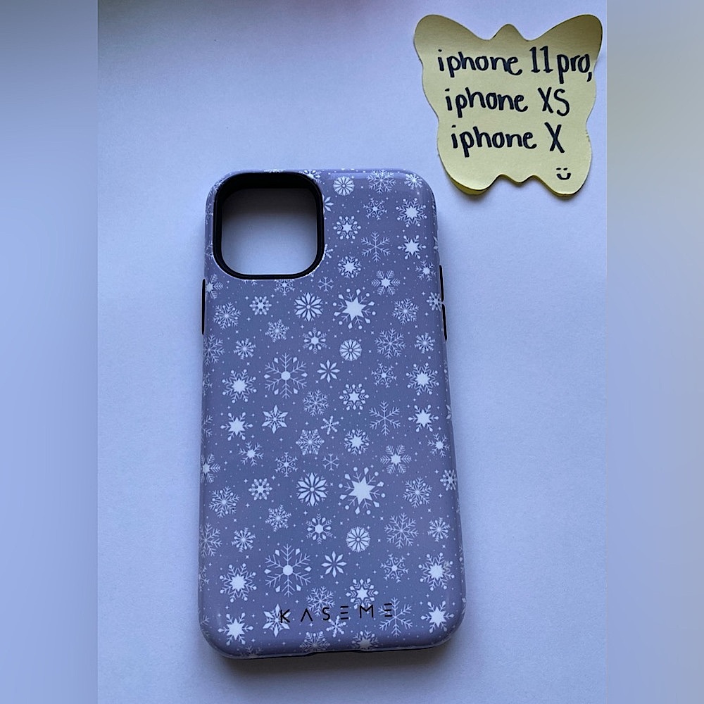 Case iPhone 11 Pro “Chilly light blue“ - KaseMe Design